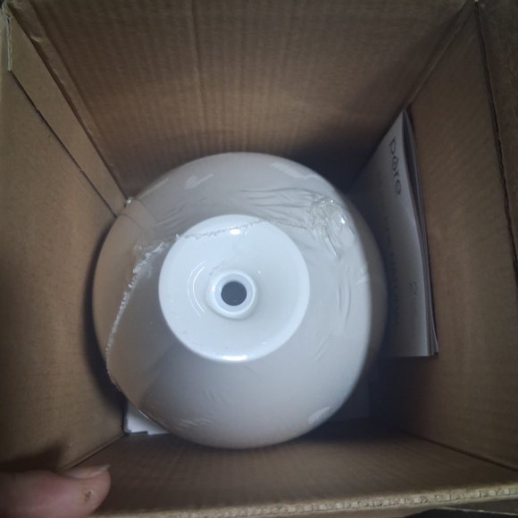 White and Brown Essential Oil Diffuser - Picture 2 of 5